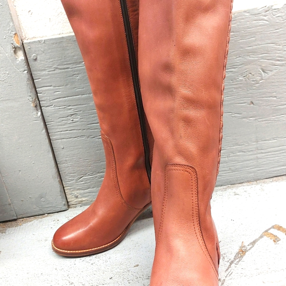 Cobbies Woman's Boots